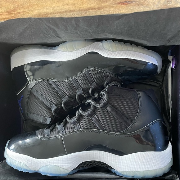 BNIB Authentic Jordan 11 Space Jam size 13 (2016) - Picture 4 of 11